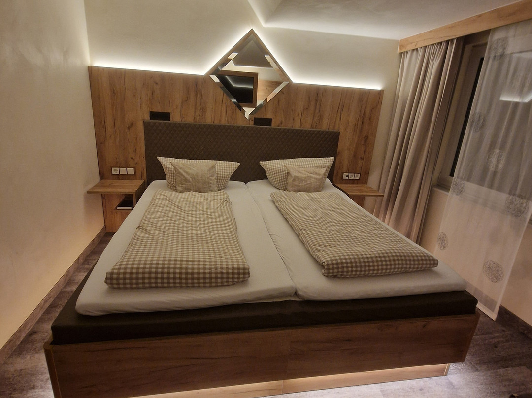 兰德宫伊登酒店主图