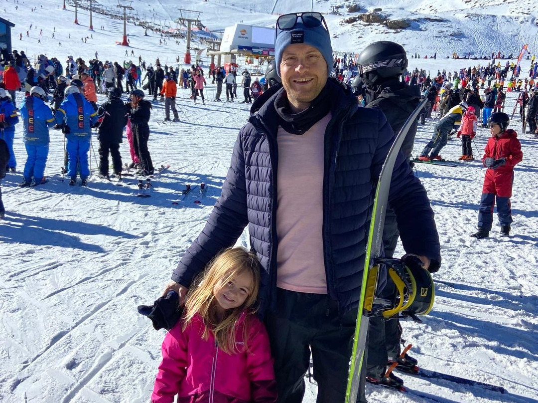 English Ski School景点图片