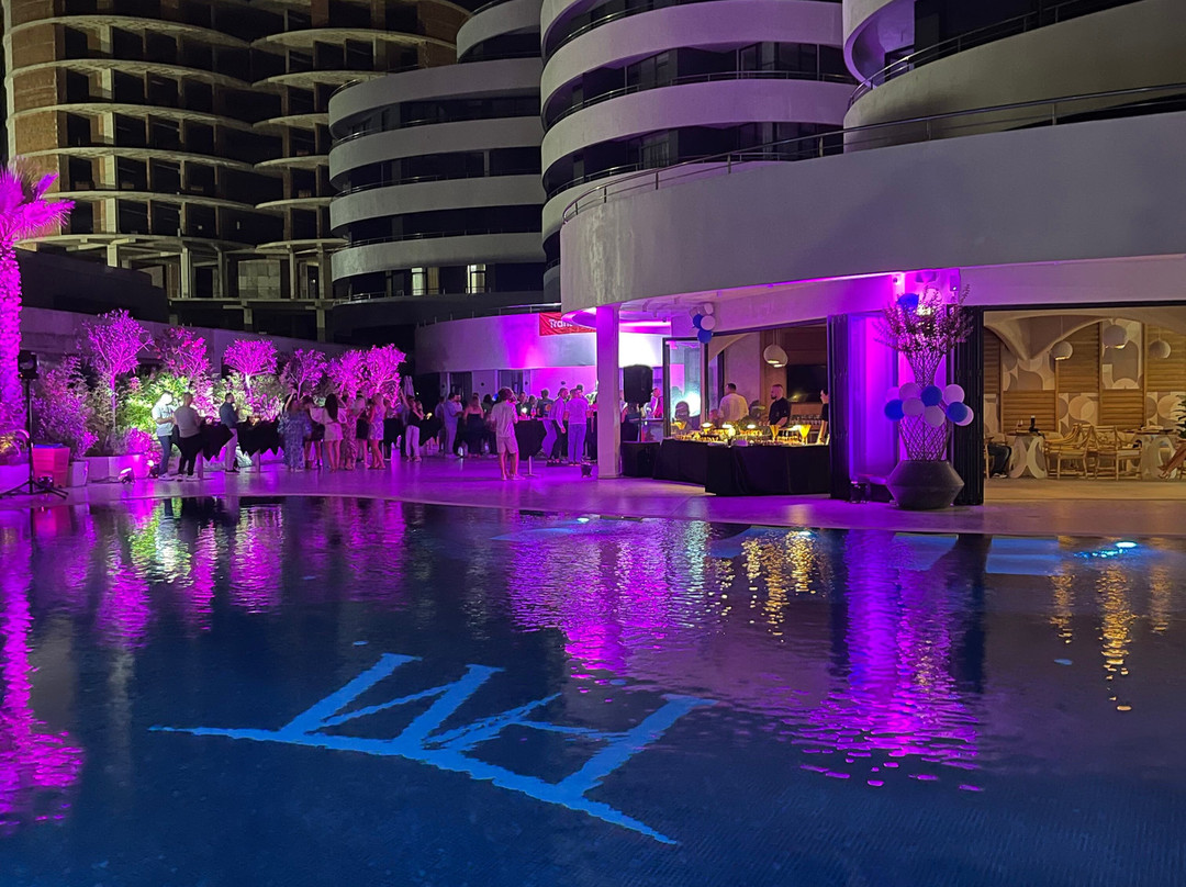 White Hill Hotel主图