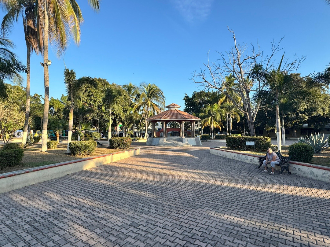 Plaza Pública Rincon De Guayabitos-Rincon de Guayabitos必去景点