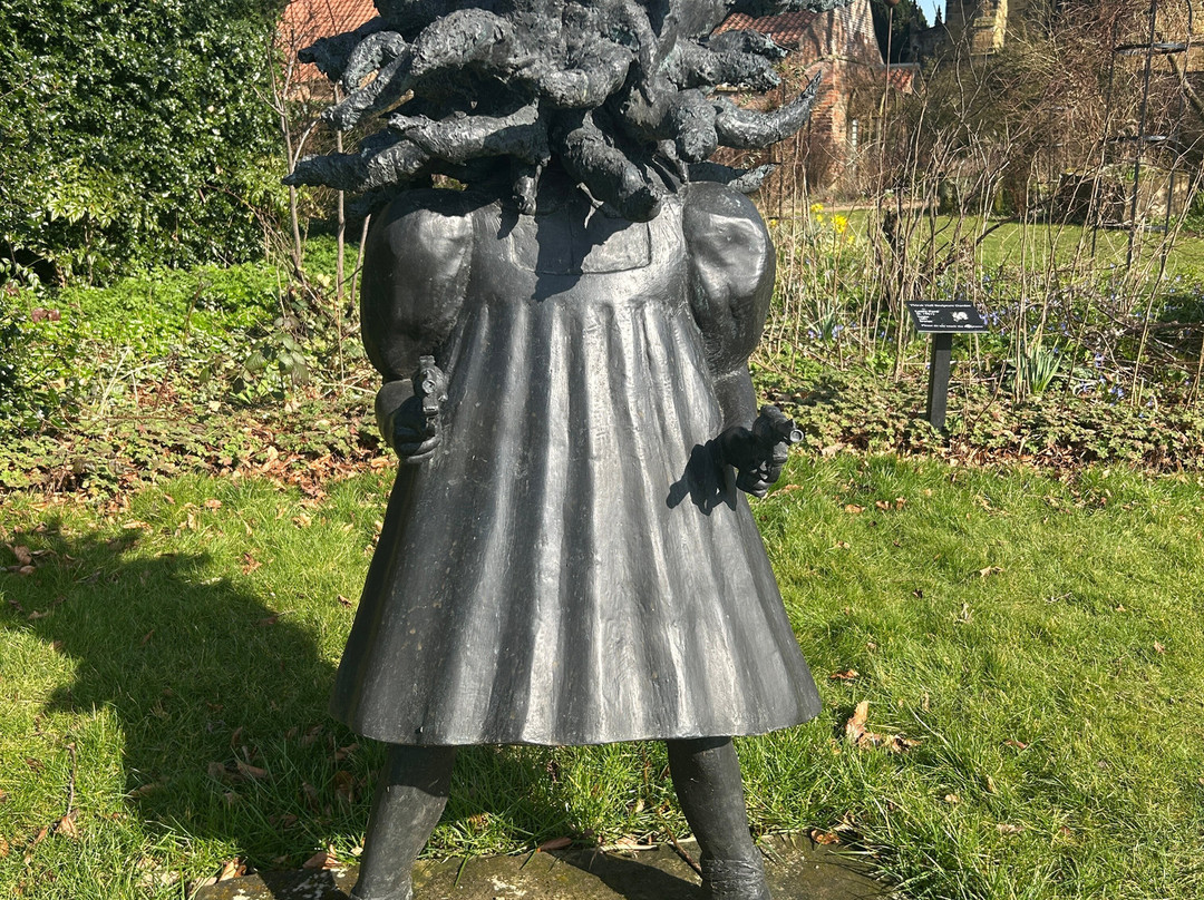 Thirsk Hall Sculpture Garden景点图片