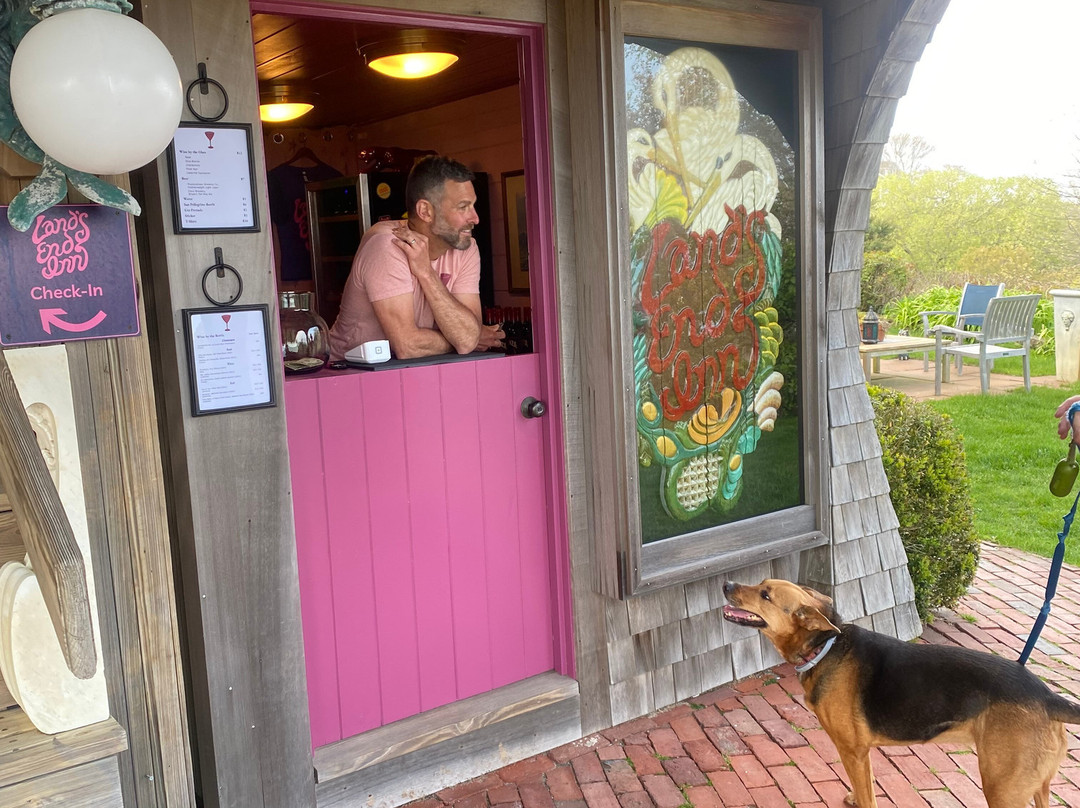 Land's End Inn主图