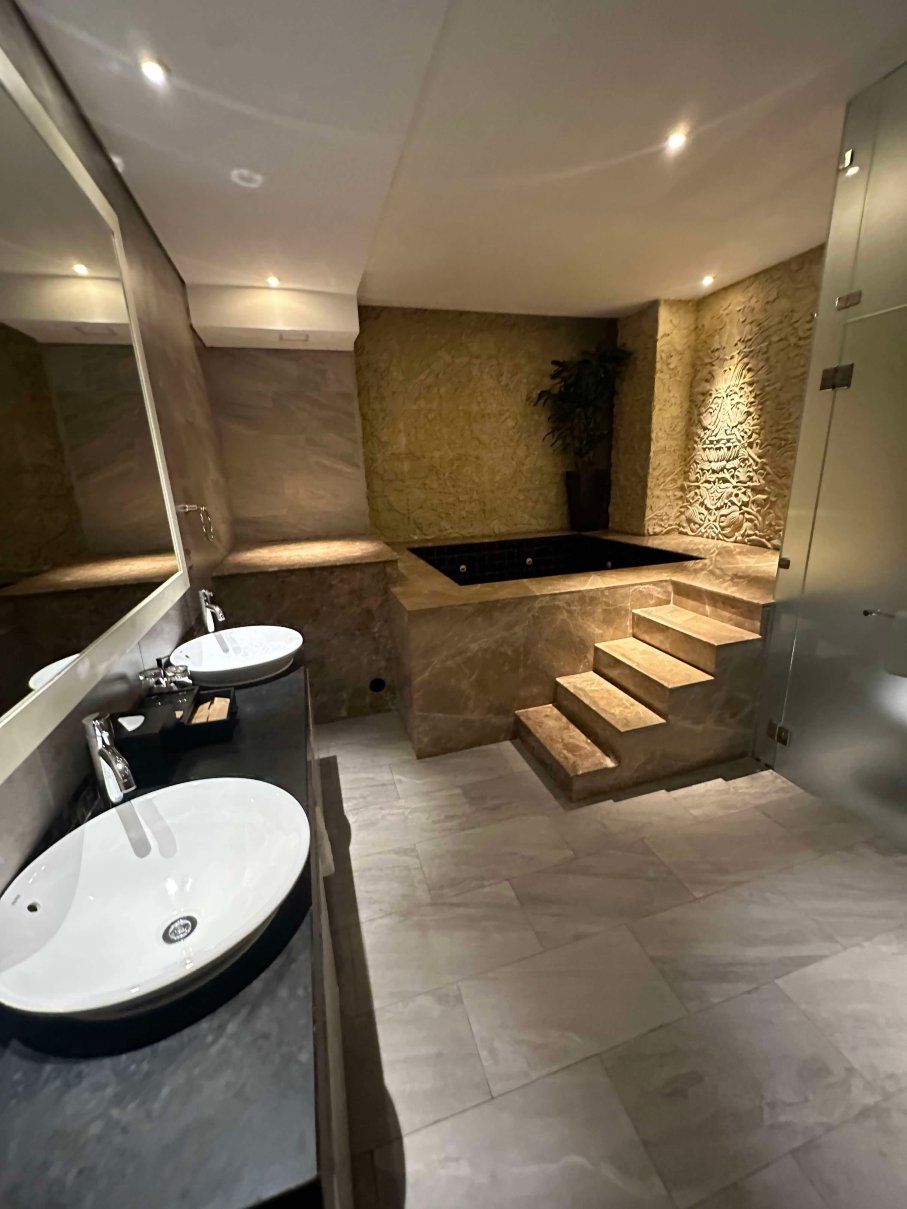 银地朱莉酒店-浴室