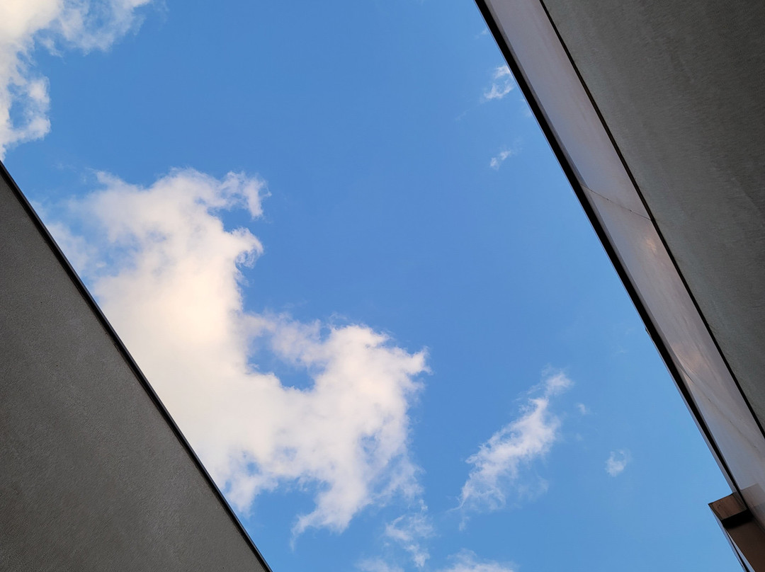 N Bridge Hotel主图