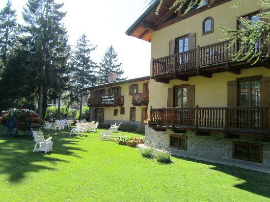 Residence Hotel La Cascina Genzianella主图