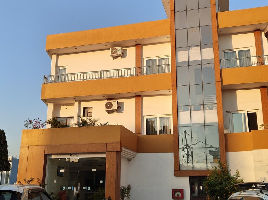 Hotel Guru Surbhi主图