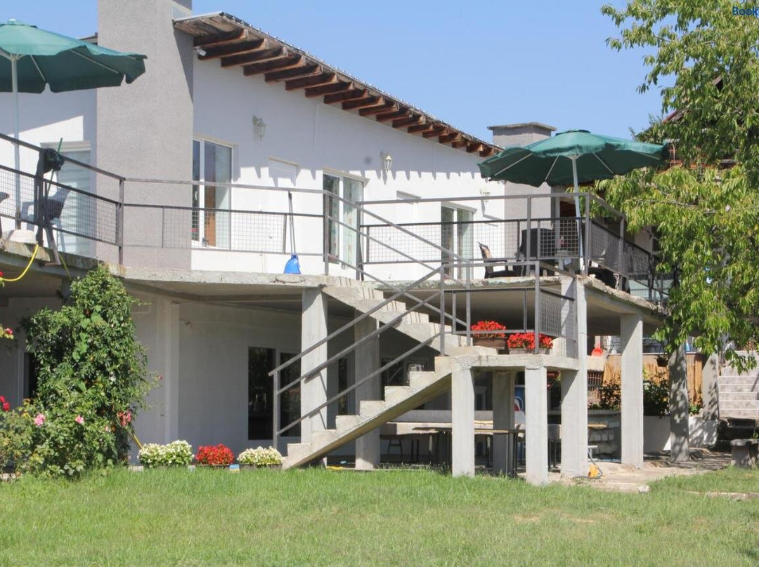 Apartmani Borovi