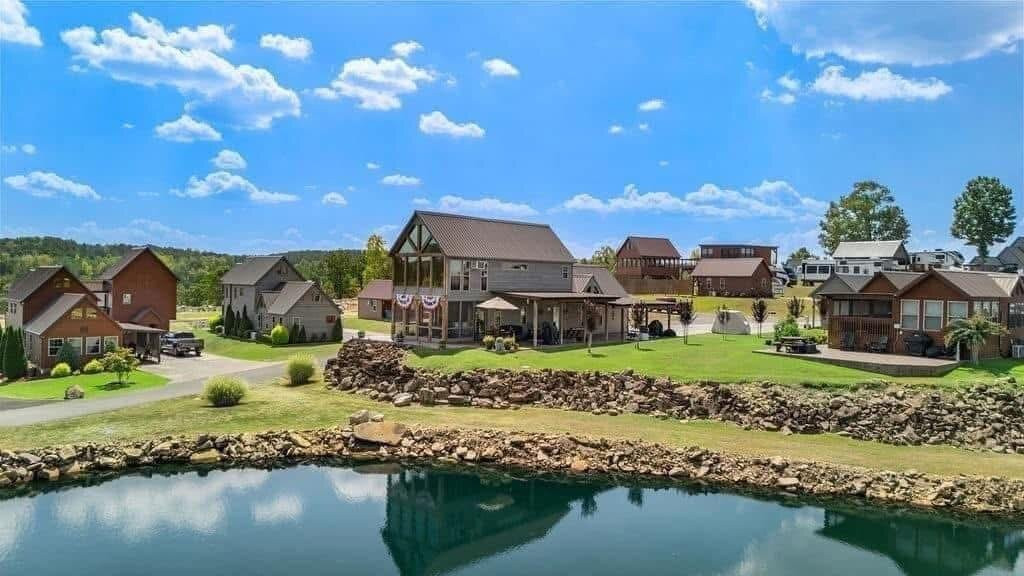 Smith Lake RV & Cabin Resort景点图片