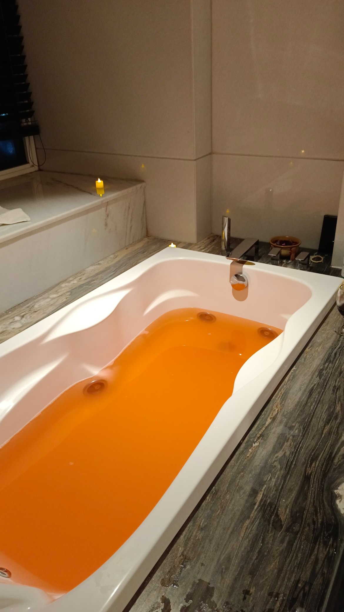 TS套房酒店-浴室