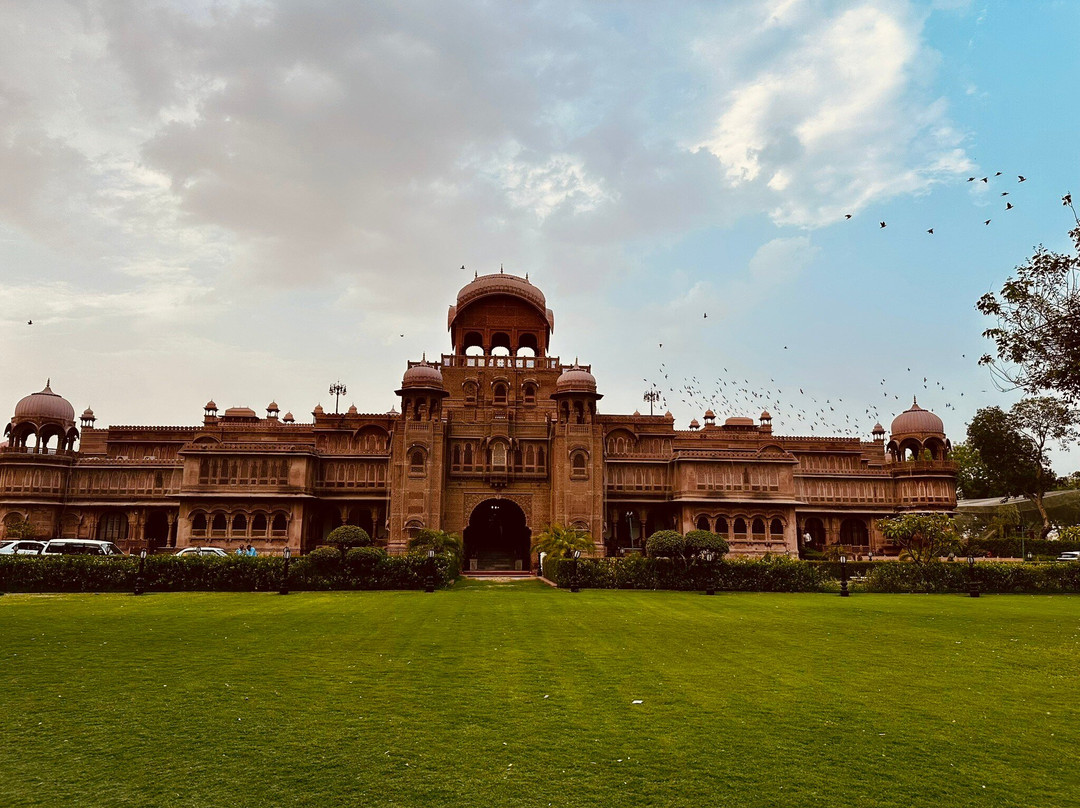 拉克西米尼瓦斯宫酒店主图
