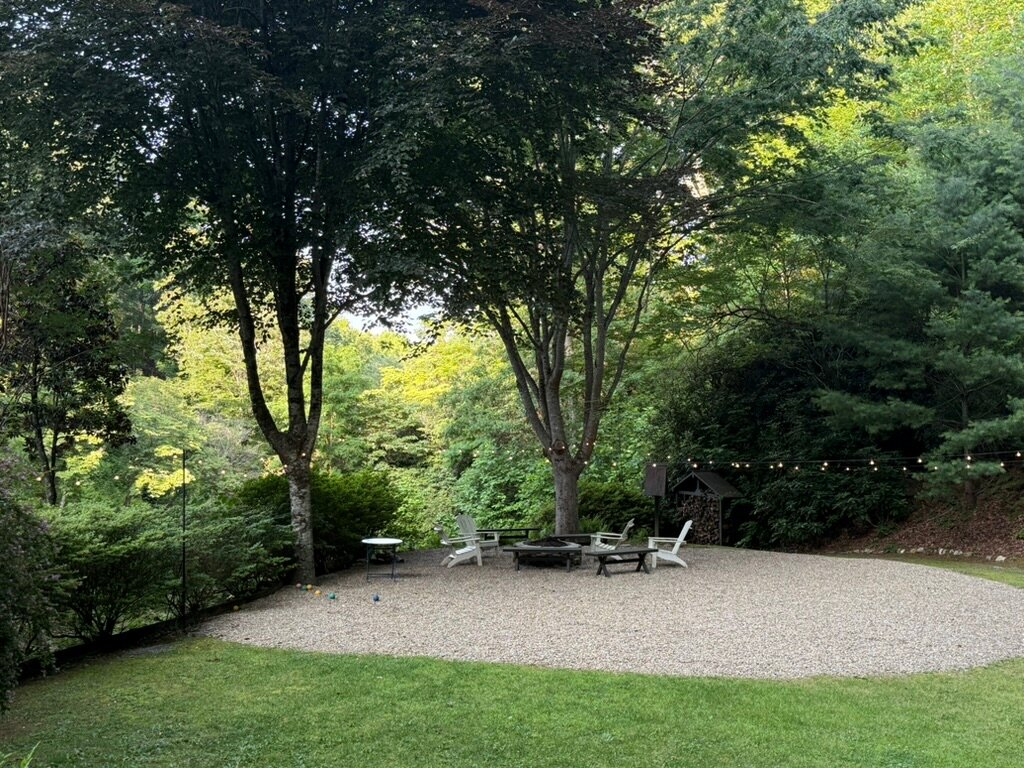 Outland Chalet & Suites Great Smoky Mountains-浴室