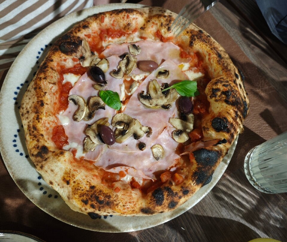 Pizza&bar Piramida