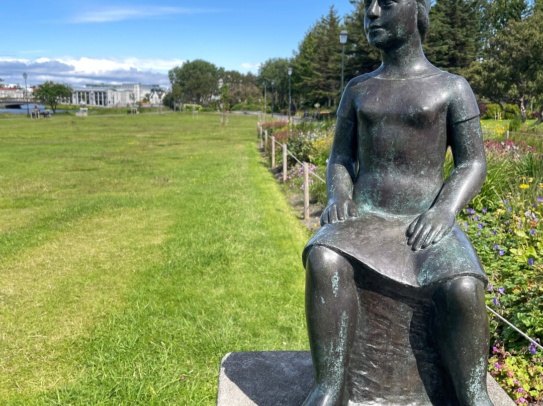 Lake Tjornin-雷克雅未克必去景点