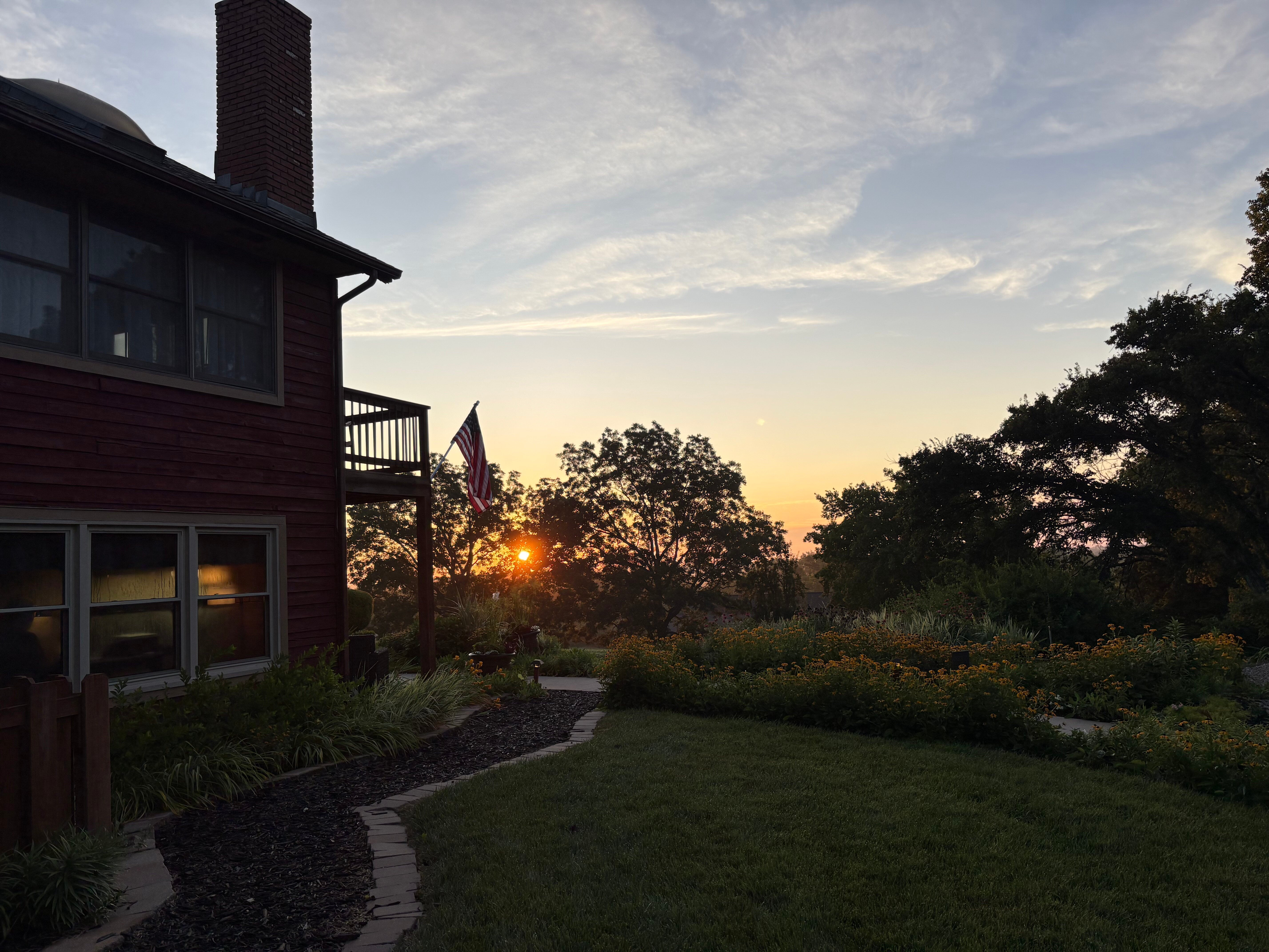 Cedar Crest Lodge-官方