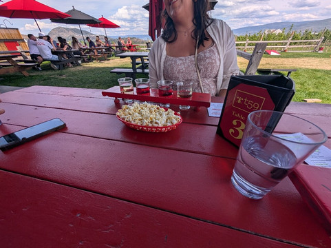 Roots & Vines Tour Co.-基洛纳必去景点