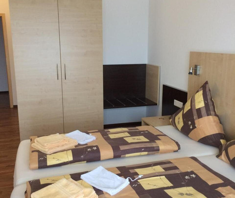 Schillingsfurst酒店住宿-Auszeit Café & Hotel