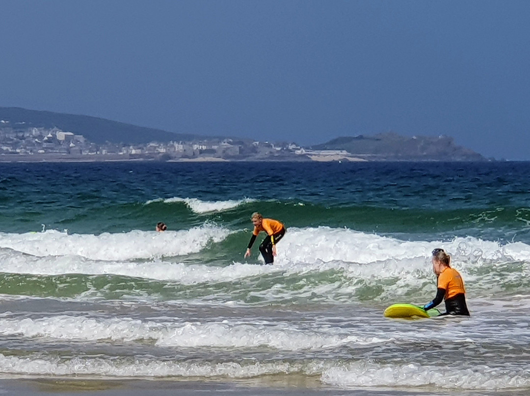 Shore Surf School-Hayle必去景点