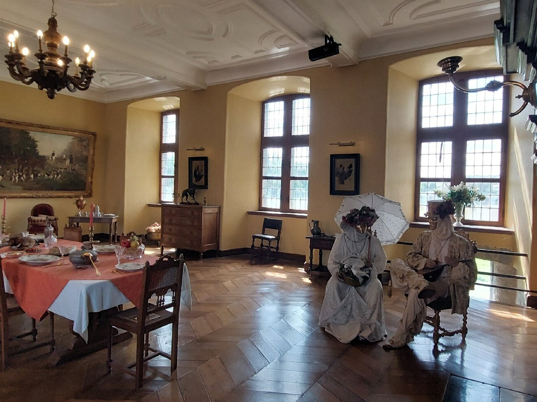 Le Chateau de Lavaux Sainte-Anne-Lavaux-Sainte-Anne必去景点