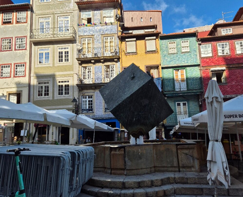 Fonte do Cubo-波尔图必去景点