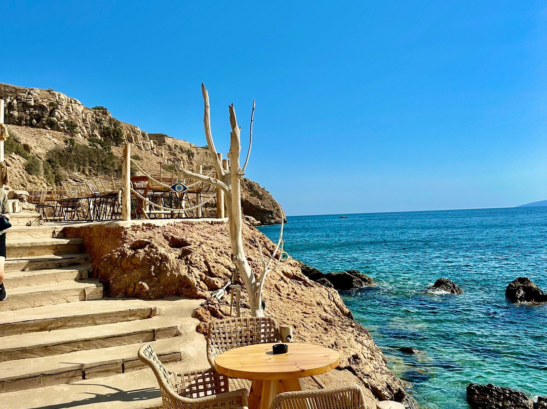 Chelidoni Beach-Palaiokastro必去景点