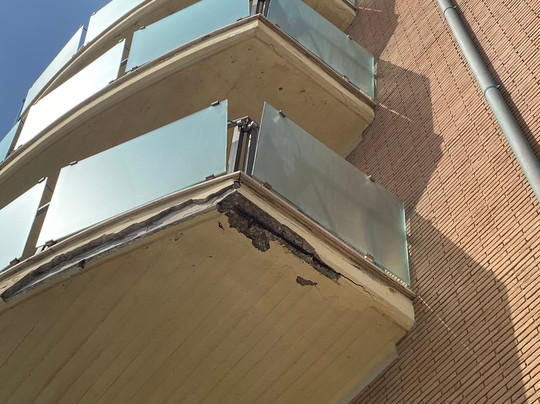 阿兰蓝光酒店主图