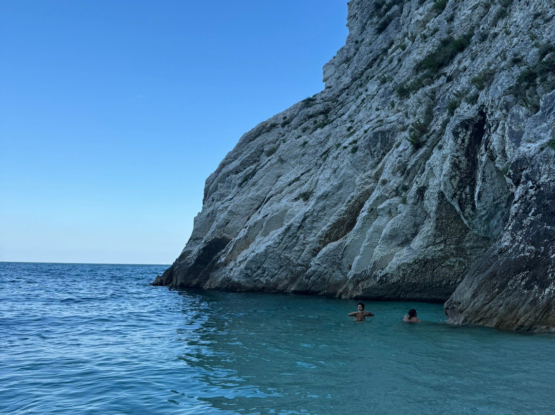 Traghettatori Riviera del Conero-努马纳必去景点