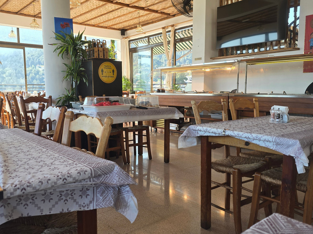 Two Flowers Hotel主图