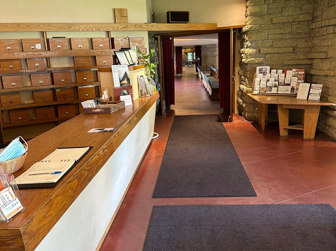 Frank Lloyd Wright's Unitarian Meeting House-麦迪逊必去景点