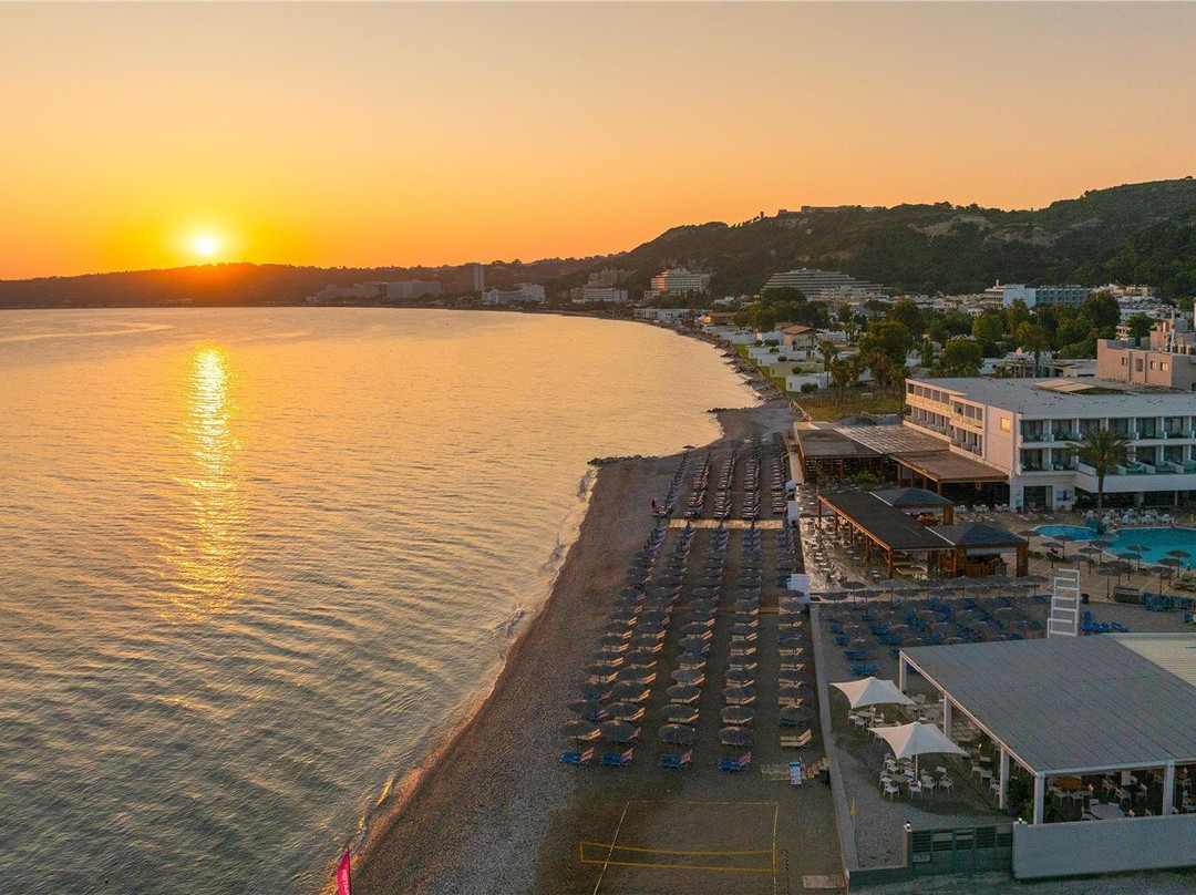 Avra Beach Resort Hotel & Bungalows