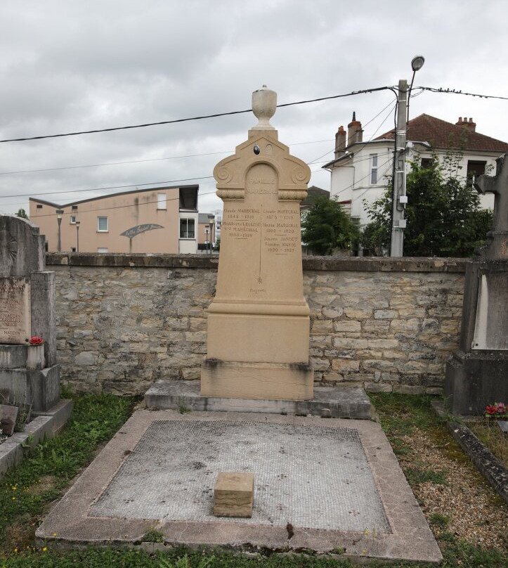 Cimetière de Saint-Jean-des-Vignes-索恩河畔沙隆必去景点