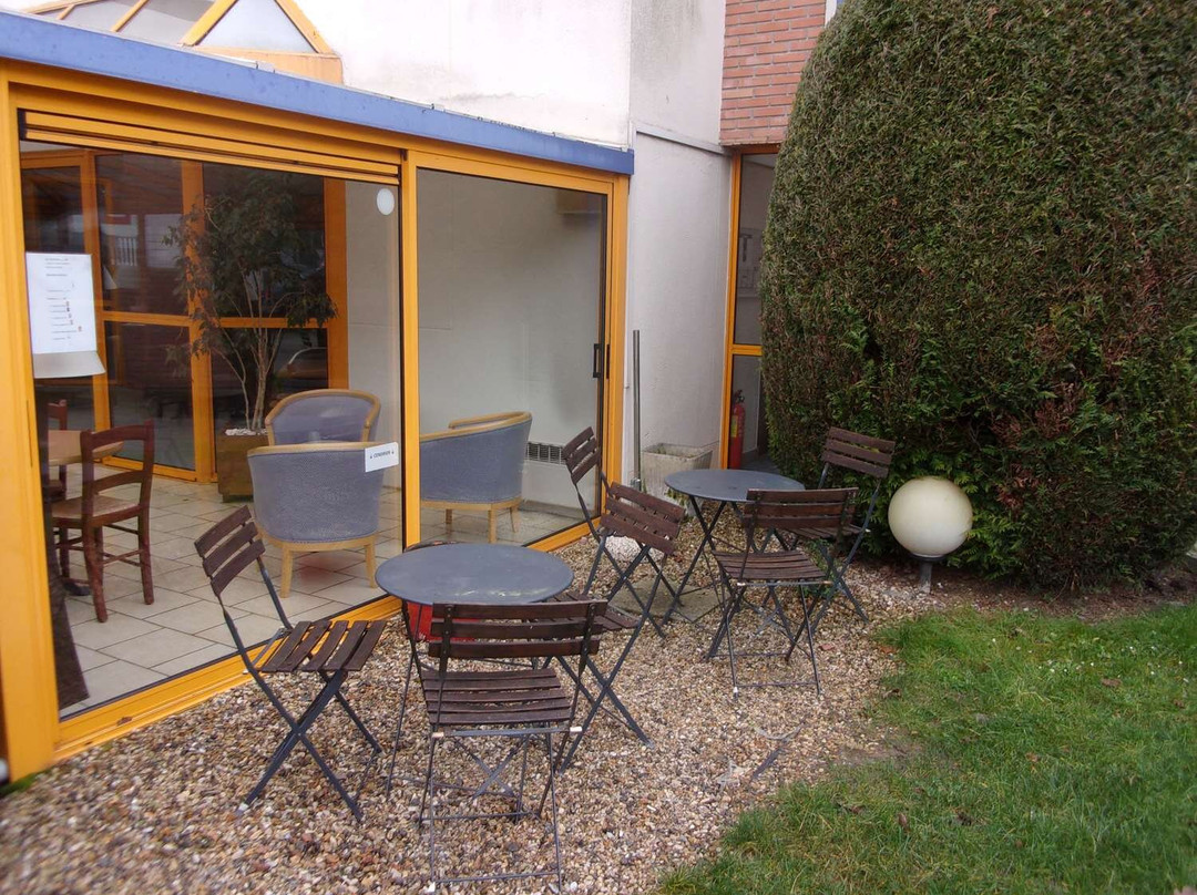 尚蒂伊基里亚德酒店