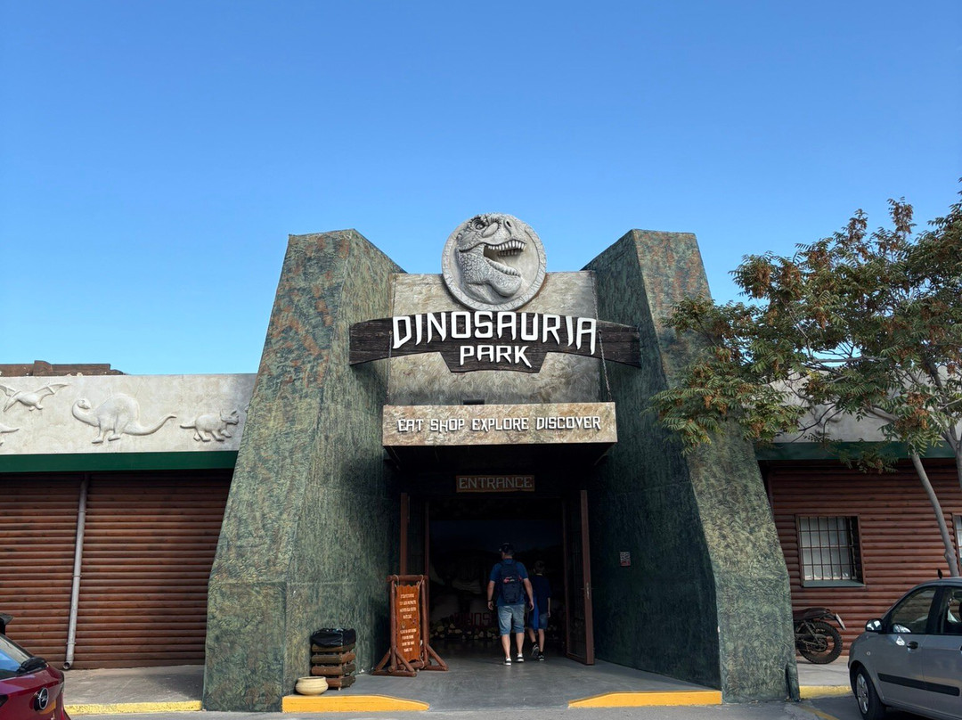 Dinosauria Park-Gournes必去景点