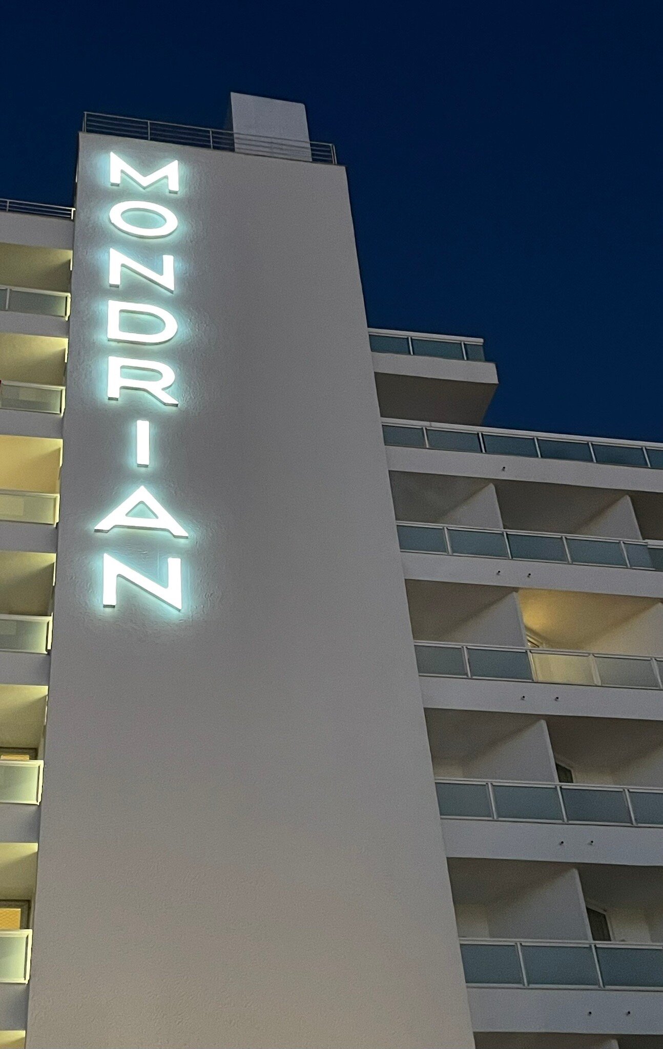 Mondrian Ibiza-官方