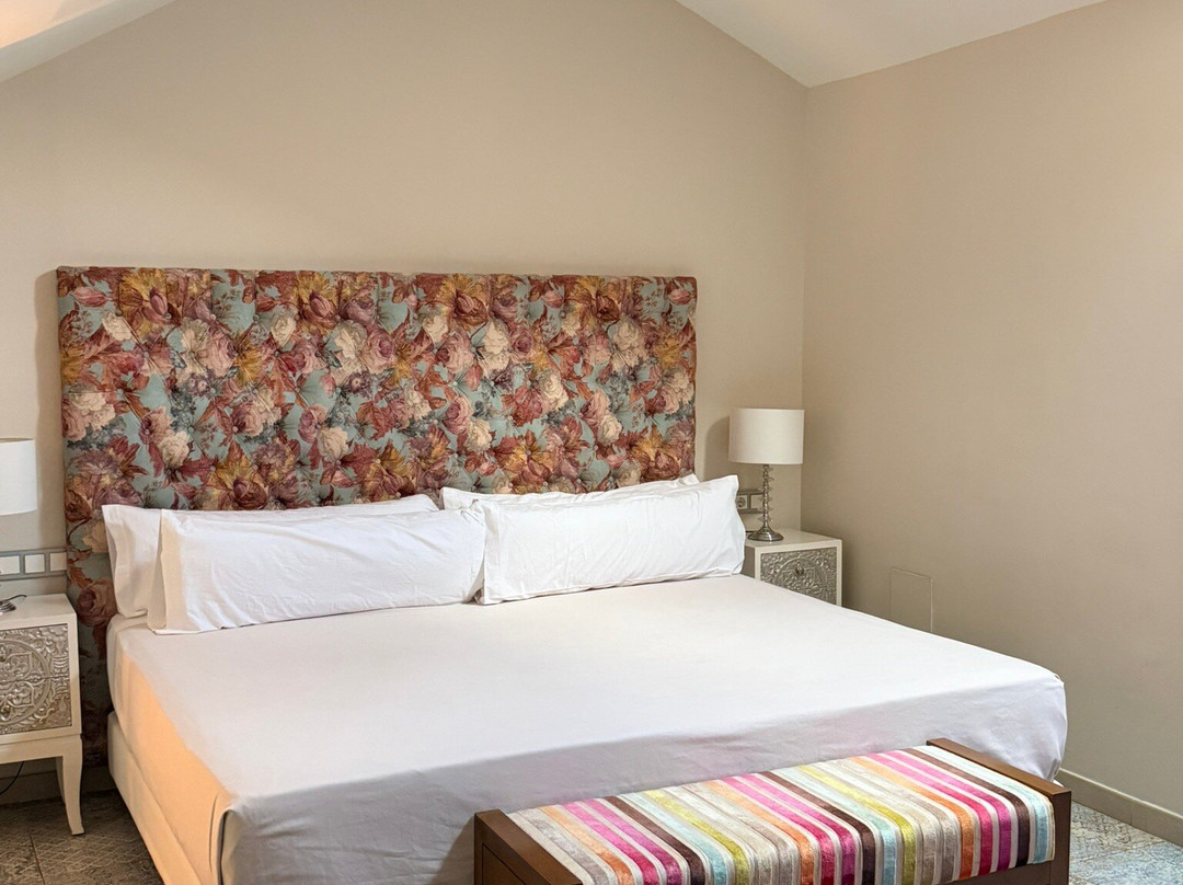 阿德阿尔巴精品水疗酒店主图