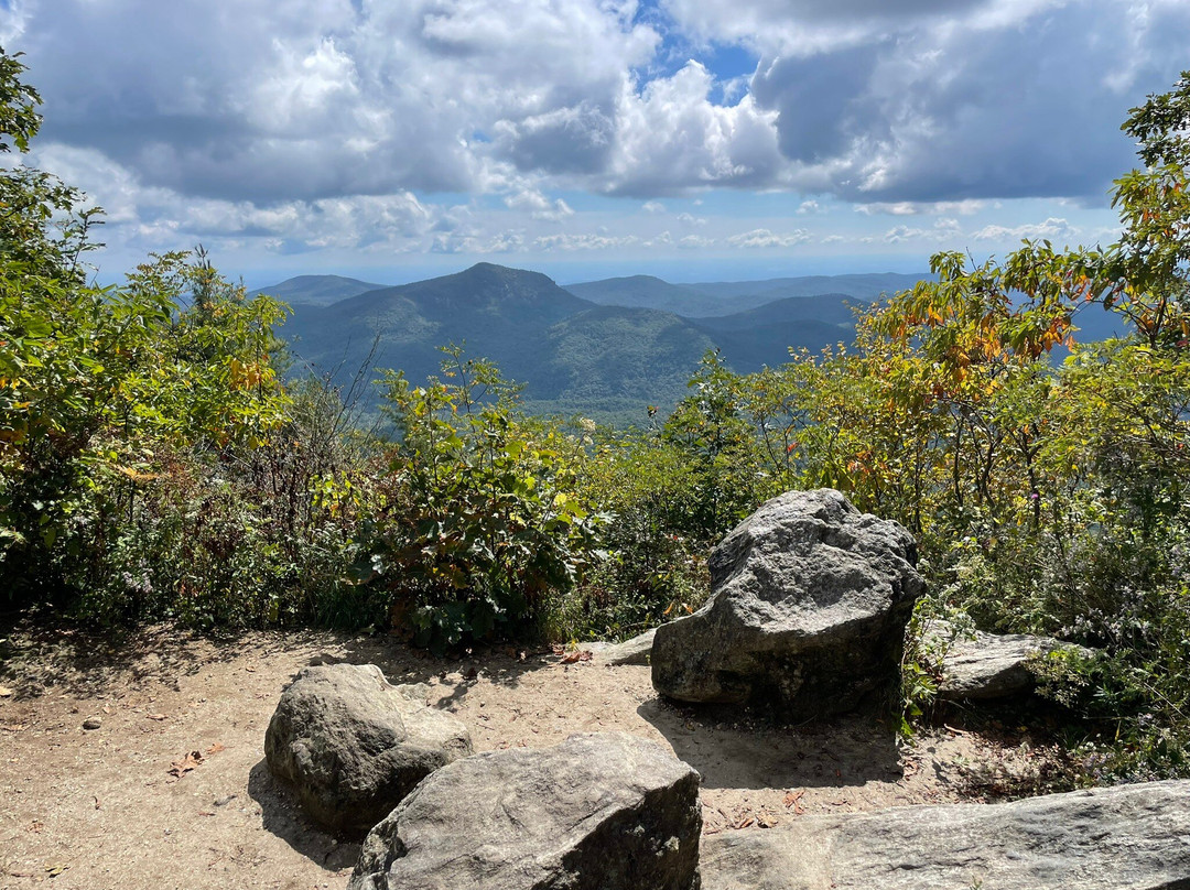Whiteside Mountain Trail-海兰兹必去景点