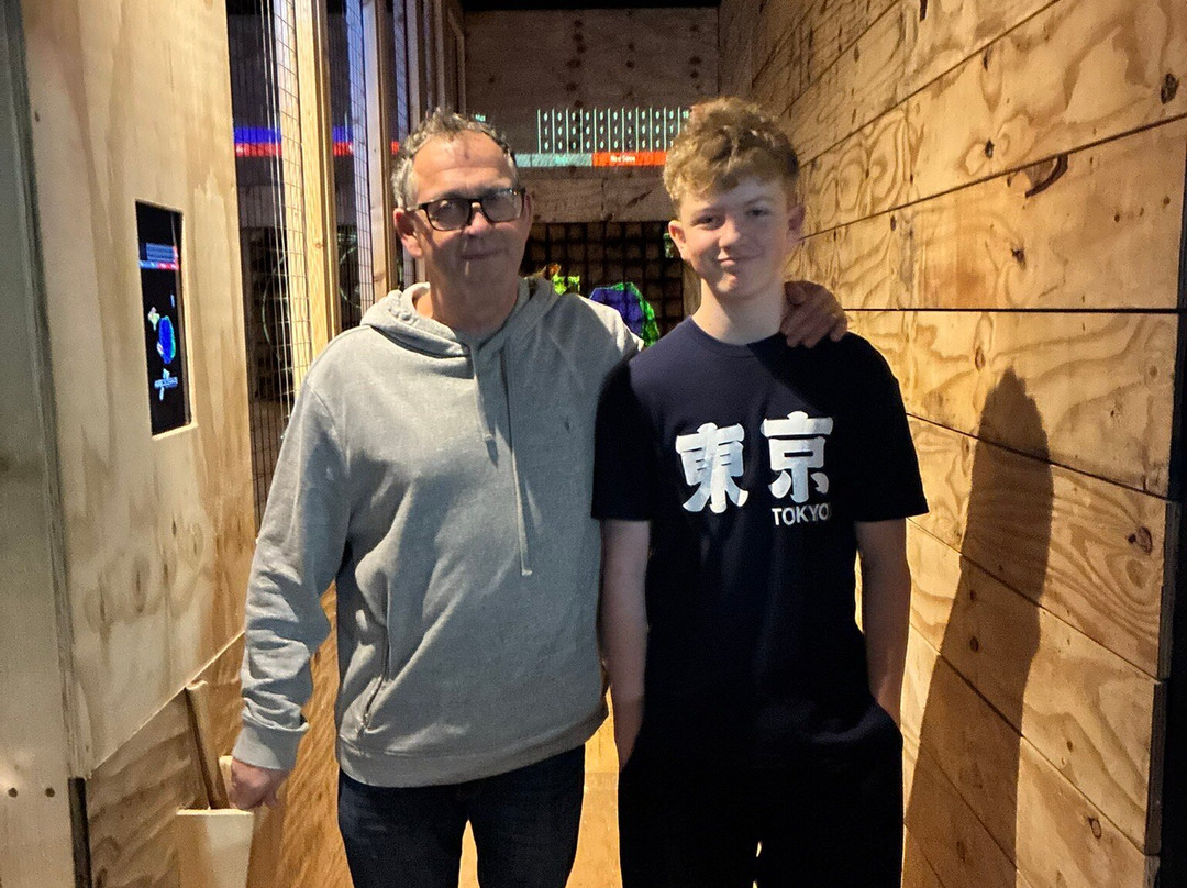 Axecelerate Axe Throwing-米尔顿凯恩斯必去景点