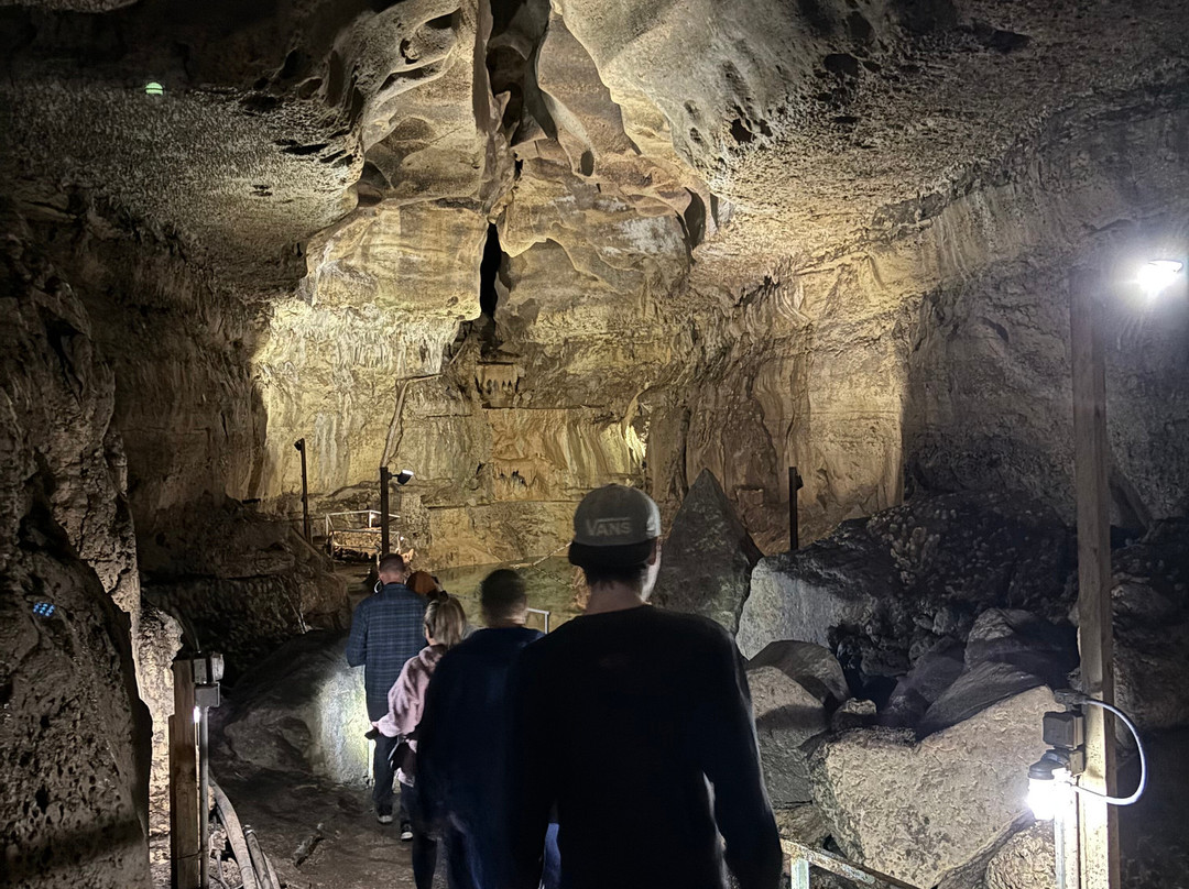 Cascade Caverns-Boerne必去景点
