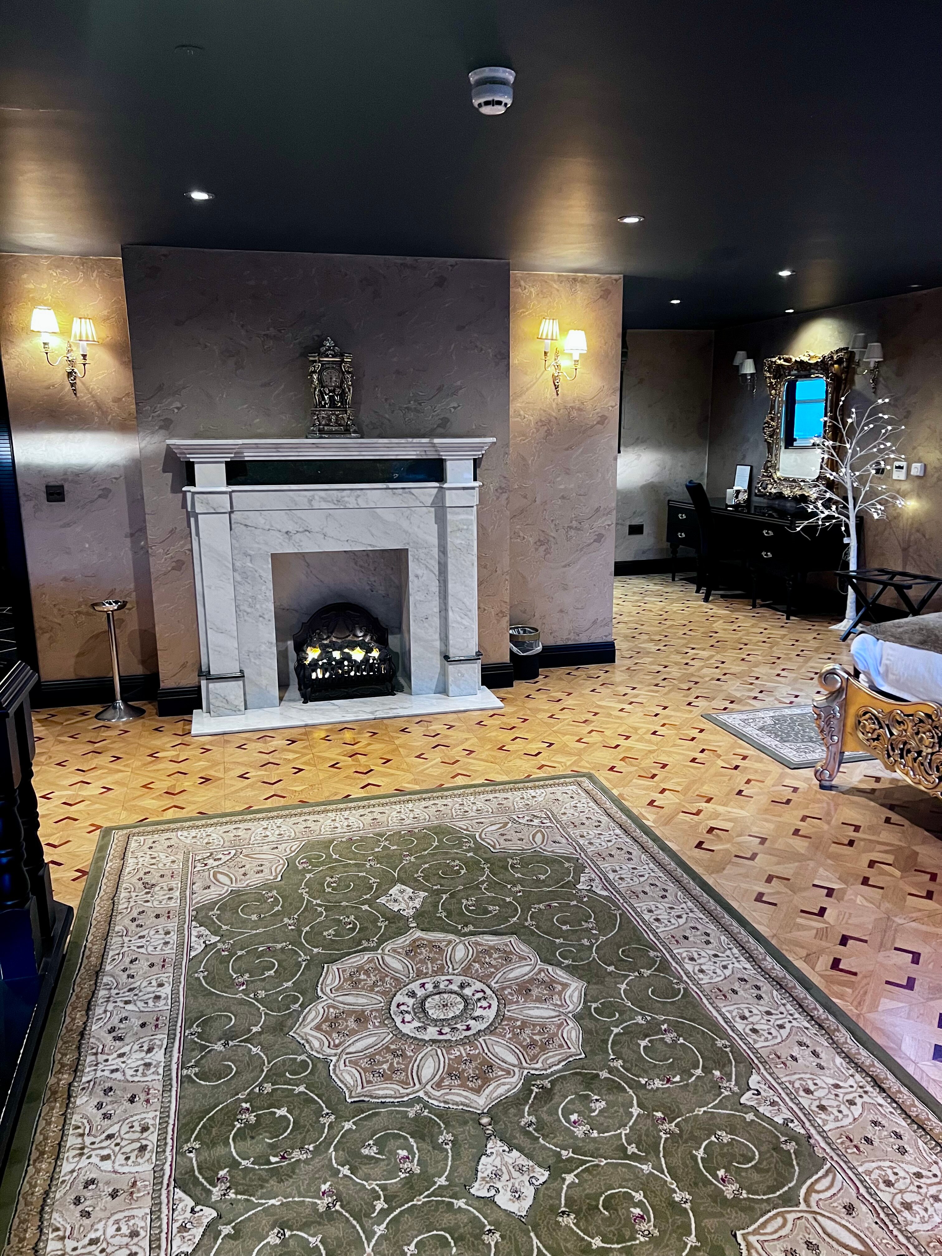 Crab Manor Hotel-官方