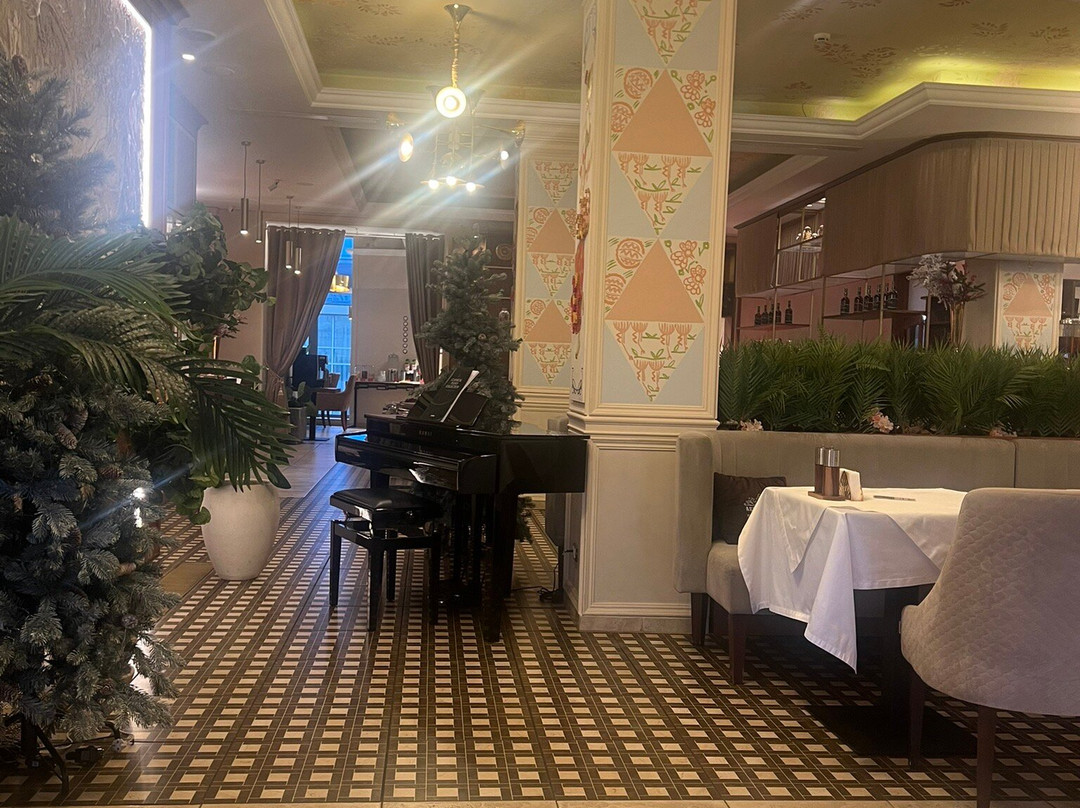 环形高级酒店主图