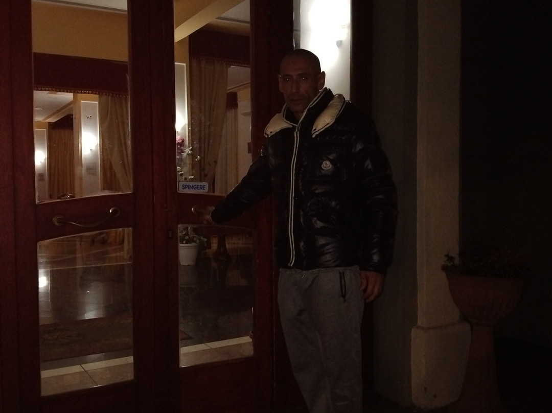 蒙特埃瓦津皇家酒店主图