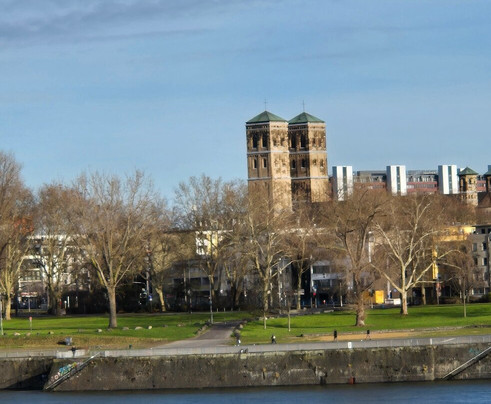 Freitreppe Kölner Rheinboulevard-科隆必去景点