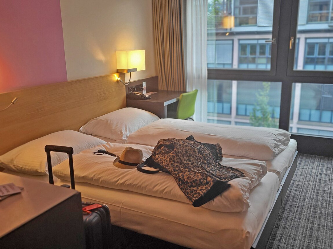 Zuri by Fassbind主图