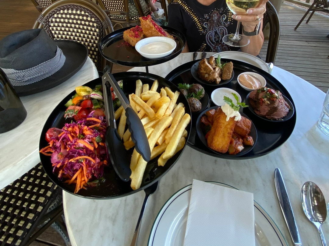 Mont Rouge Estate-红山必去景点