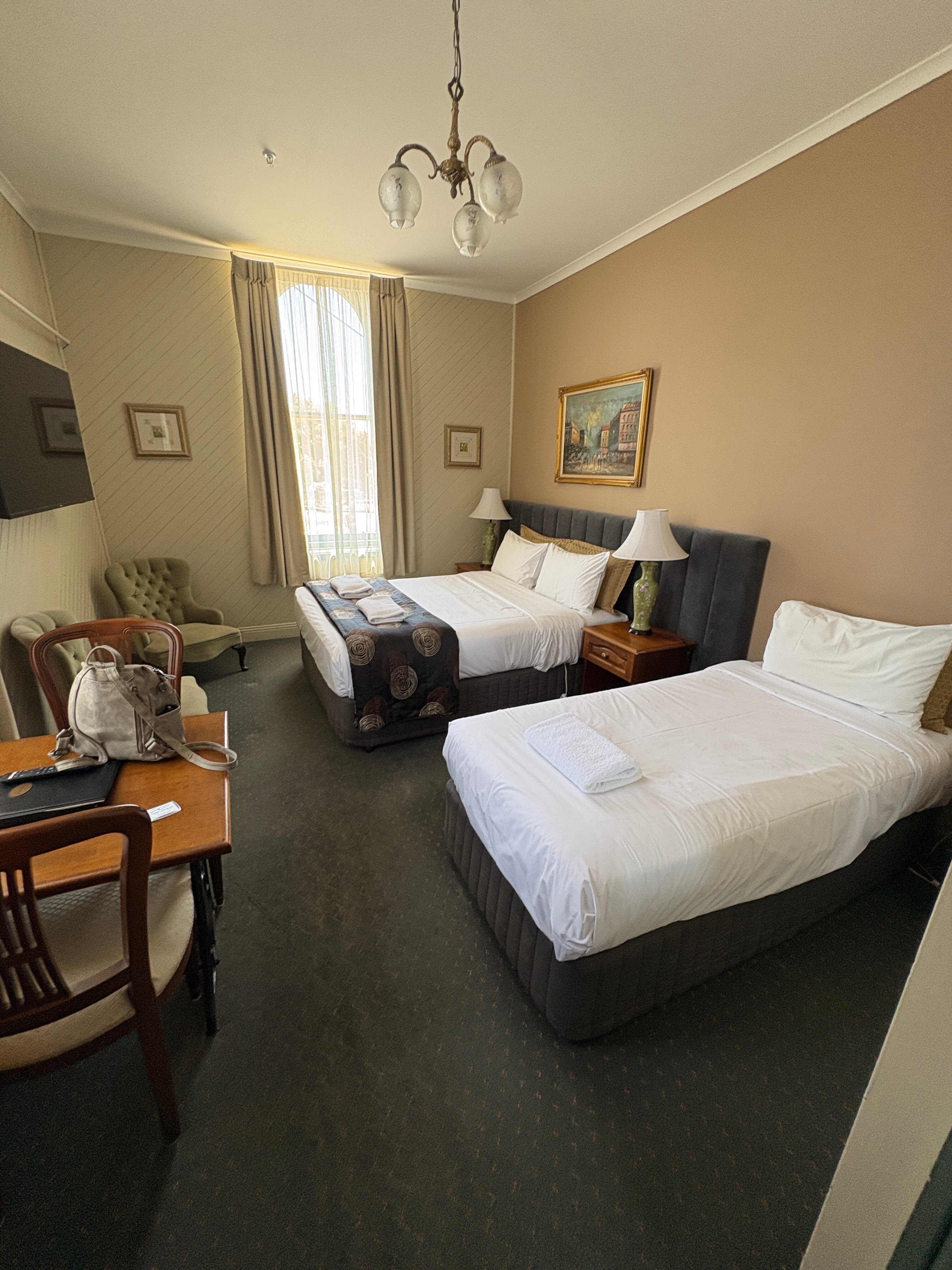 中央温泉酒店-客卧