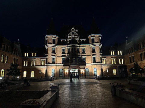 Pretty Gritty Tours-塔科马必去景点