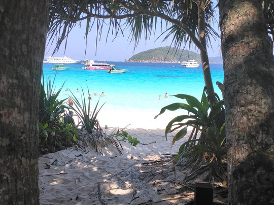 Xtra Holiday Travel & Tour-拉克山必去景点