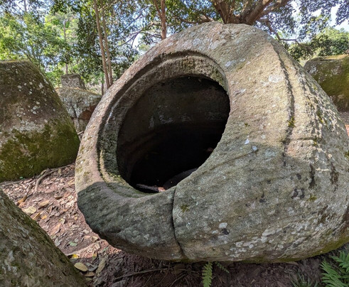 Tey Lassada. Professional Tour guide and driver-Phonsavan必去景点