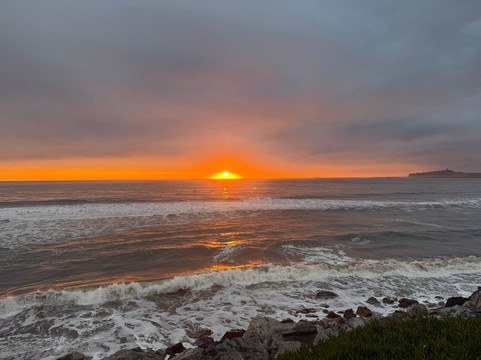 米拉马尔海滩龙柏酒店主图