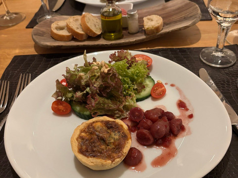 萨恩别墅浪漫酒店主图