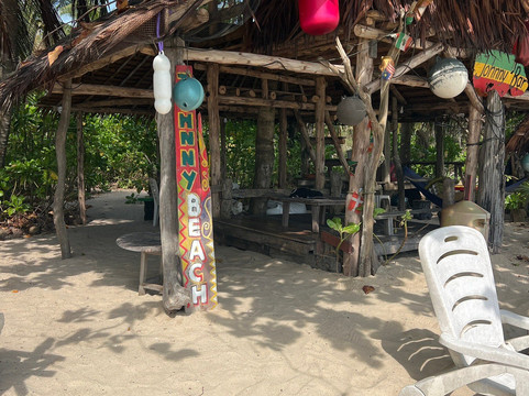 Johnny Bar-卡农必去景点